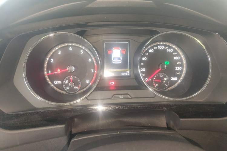 Used Volkswagen Tiguan L 2019 330TSI Automatic Two-Wheel Drive Panoramic Comfort Edition China VI Standard Instrument Cluster