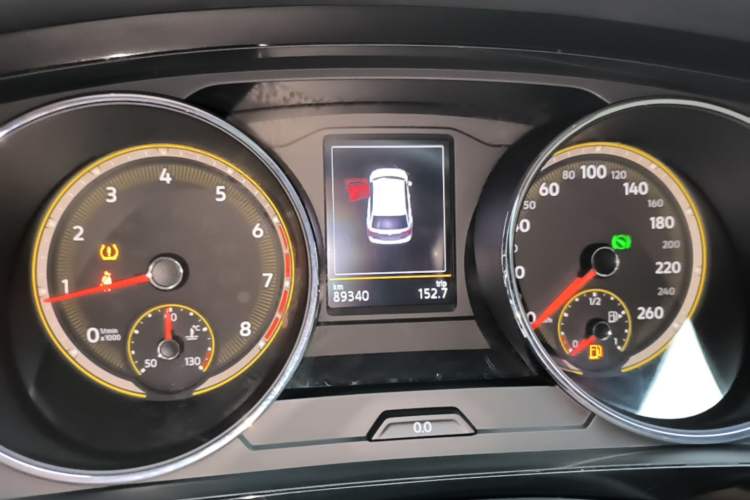 Used Volkswagen Tiguan L 2019 Updated Version 330TSI Automatic Two-Wheel Drive Panoramic Comfort Edition China VI Standard Instrument Cluster