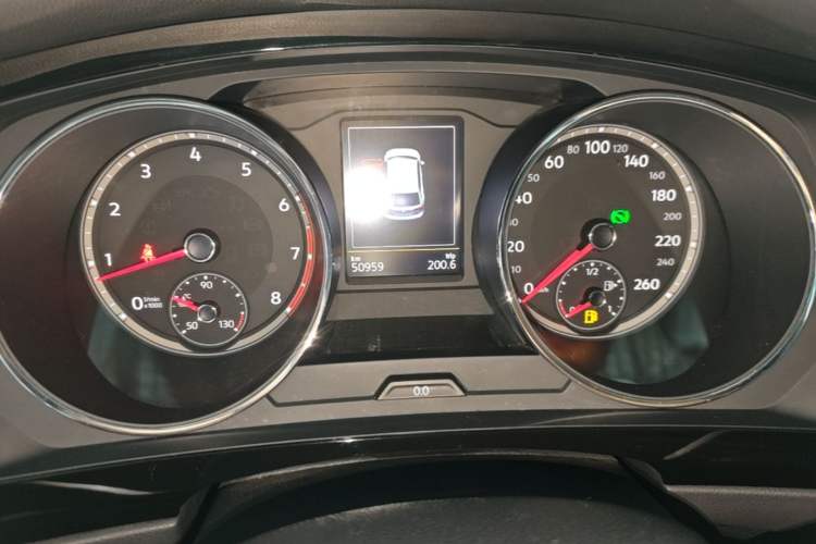 Used Volkswagen Tiguan L 2019 330TSI Automatic Two-Wheel Drive Panoramic Comfort Edition China V Standard Instrument Cluster