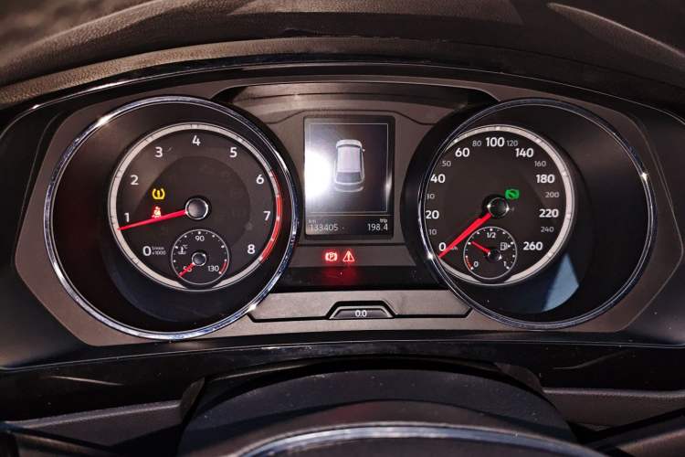 Used Volkswagen Tiguan L 2019 330TSI Automatic Two-Wheel Drive Smart Luxury Version China V Emission Standard Instrument Cluster