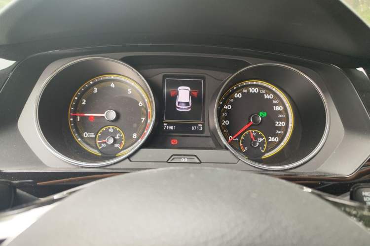 Used Volkswagen Tiguan L 2019 Revised 330TSI Automatic Two-Wheel Drive Smart & Luxury Edition China VI Standard Instrument Cluster