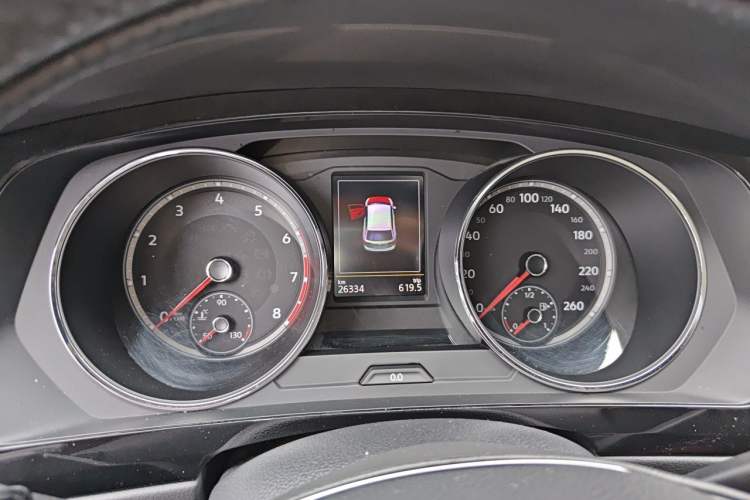 Used Volkswagen Tiguan L 2019 Revised Version 330TSI Automatic Two-Wheel Drive Panoramic Comfort Edition China V Standard Instrument Cluster