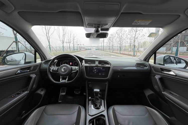 Used Volkswagen Tiguan L 2019 330TSI Automatic Two-Wheel Drive R-Line Flagship Edition China V Standard Interior 1