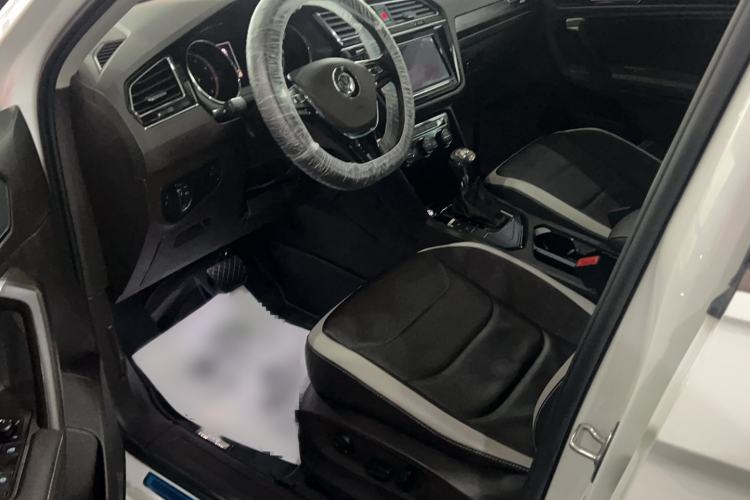 Used Volkswagen Tiguan L 2019 280TSI Automatic Two-Wheel Drive Panoramic Comfort Edition China V Standard Interior 1