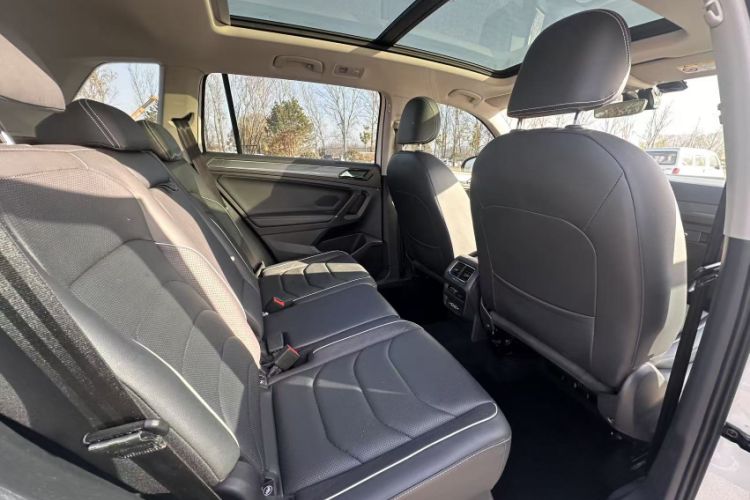 Used Volkswagen Tiguan L 2019 Restyled 330TSI Automatic Two-Wheel Drive R-Line Flagship Version China VI Standard Interior 1