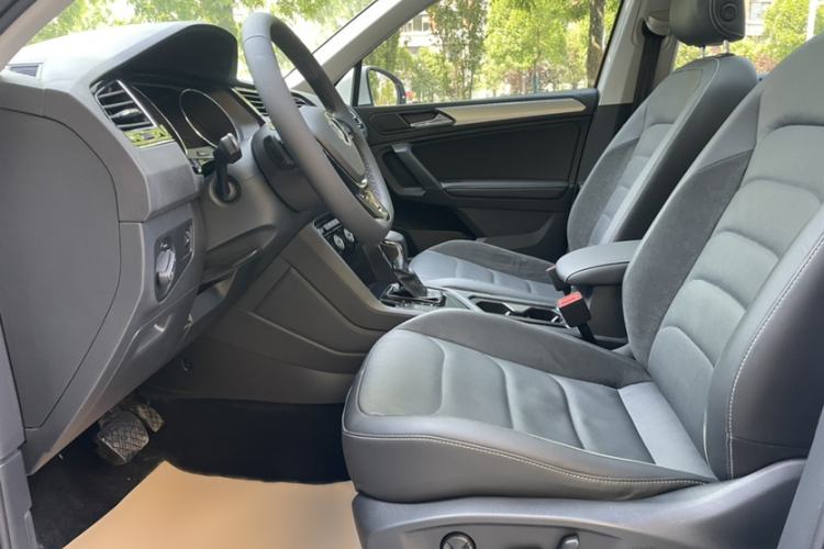 Used Volkswagen Tiguan L 2019 330TSI Automatic Two-Wheel Drive Panoramic Comfort Edition China VI Standard Interior 11