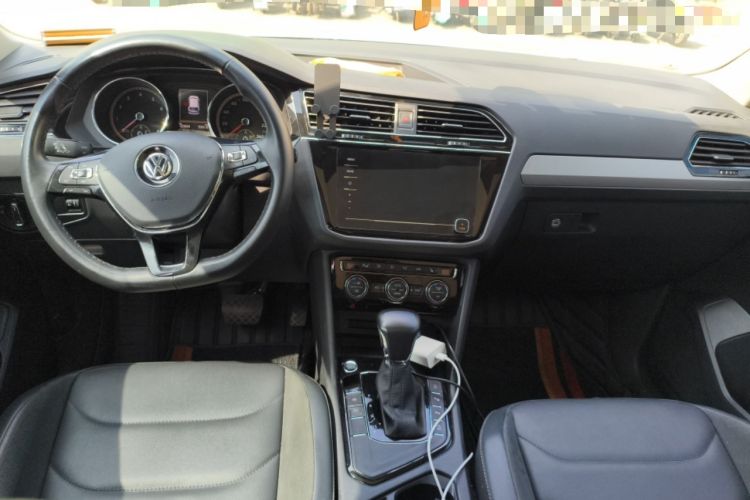 Used Volkswagen Tiguan L 2019 330TSI Automatic Two-Wheel Drive Smart Luxury Version China VI Standard Interior 2