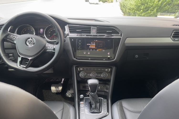 Used Volkswagen Tiguan L 2019 Revised 330TSI Automatic Two-Wheel Drive Smart & Luxury Edition China VI Standard Interior 2