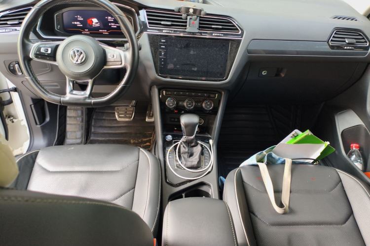 Used Volkswagen Tiguan L 2019 330TSI Automatic Two-Wheel Drive R-Line Flagship Model China VI Standard Interior 2