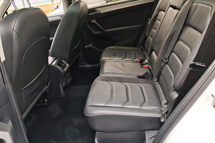 Used Volkswagen Tiguan L 2019 330TSI Automatic Two-Wheel Drive Panoramic Comfort Edition China VI Standard Interior 4