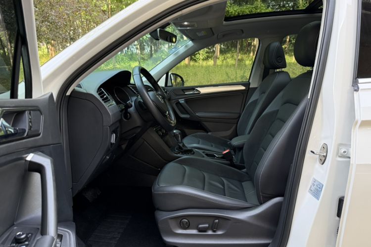 Used Volkswagen Tiguan L 2019 Revised 330TSI Automatic Two-Wheel Drive Smart & Luxury Edition China VI Standard Interior 5