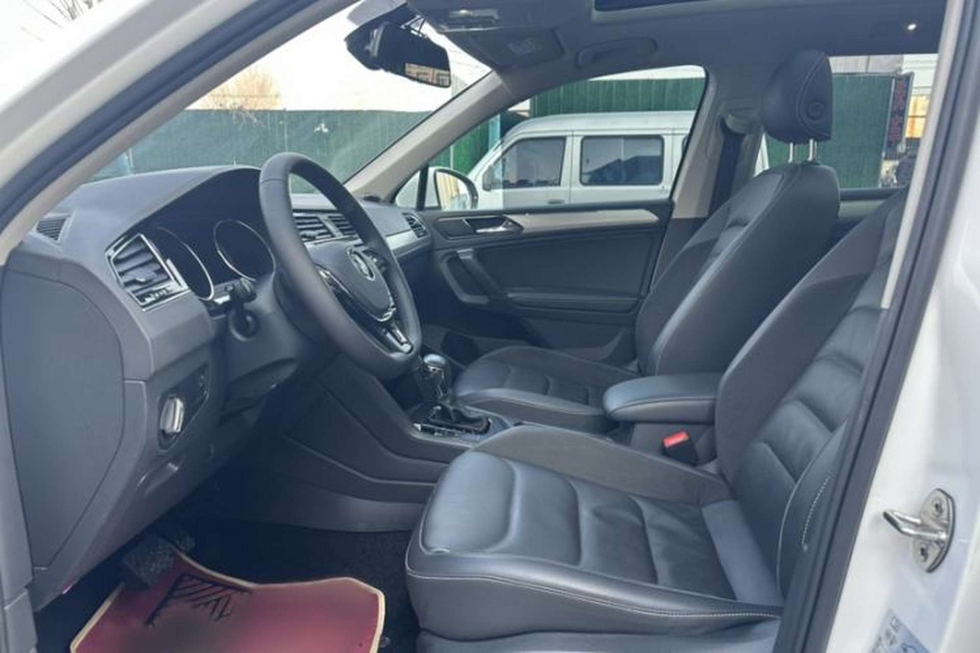Used Volkswagen Tiguan L 2019 330TSI Automatic Two-Wheel Drive Smart Luxury Version China VI Standard Interior 6