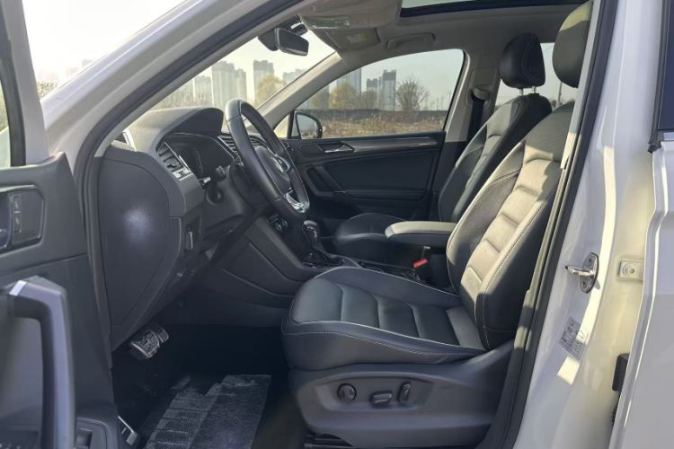 Used Volkswagen Tiguan L 2019 Restyled 330TSI Automatic Two-Wheel Drive R-Line Flagship Version China VI Standard Interior 7