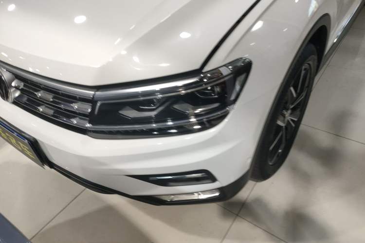 Used Volkswagen Tiguan L 2019 330TSI Automatic Two-Wheel Drive Smart Luxury Version China V Emission Standard Left Front Headlight
