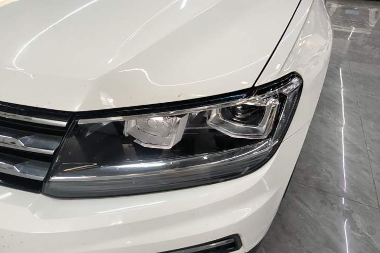 Used Volkswagen Tiguan L 2019 330TSI Automatic Two-Wheel Drive Smart Luxury Version China V Emission Standard Left Front Headlight