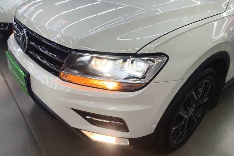 Used Volkswagen Tiguan L 2019 Revised 330TSI Automatic Two-Wheel Drive Smart & Luxury Edition China VI Standard Left Front Headlight