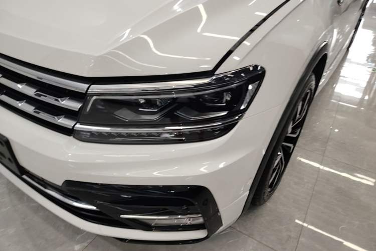 Used Volkswagen Tiguan L 2019 380TSI Automatic All-Wheel Drive R-Line Flagship 7-Seater China VI Standard Left Front Headlight