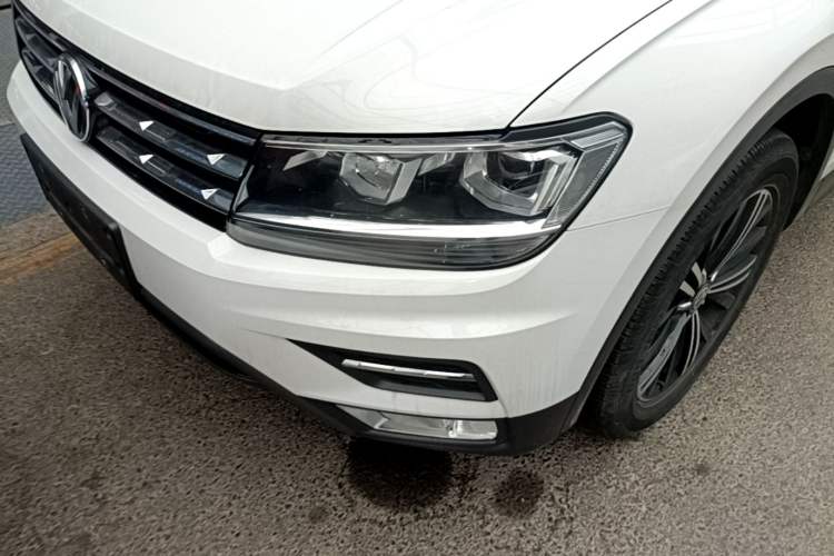 Used Volkswagen Tiguan L 2019 Updated Version 330TSI Automatic Two-Wheel Drive Panoramic Comfort Edition China VI Standard Left Front Headlight