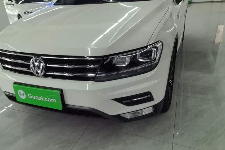 Used Volkswagen Tiguan L 2019 Updated Version 330TSI Automatic Two-Wheel Drive Panoramic Comfort Edition China VI Standard Left Front Headlight