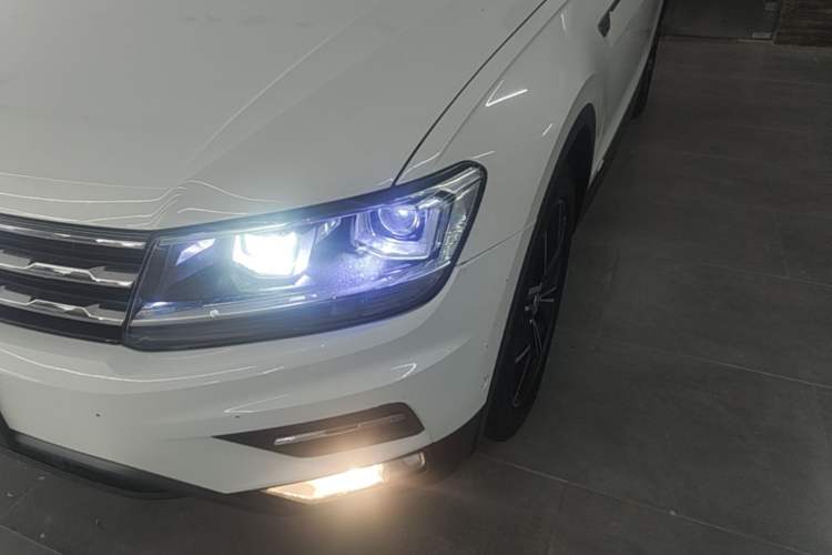 Used Volkswagen Tiguan L 2019 330TSI Automatic Two-Wheel Drive Smart Luxury Version China V Emission Standard Left Front Headlight