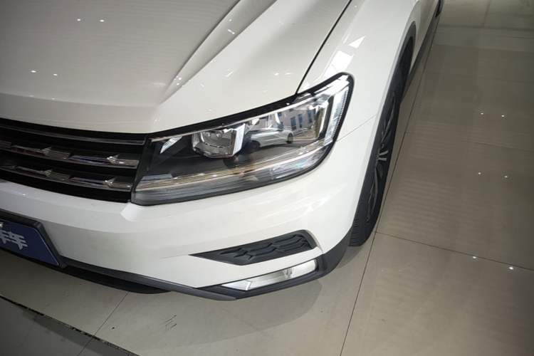Used Volkswagen Tiguan L 2019 330TSI Automatic Two-Wheel Drive Luxury Edition China VI Standard Left Front Headlight