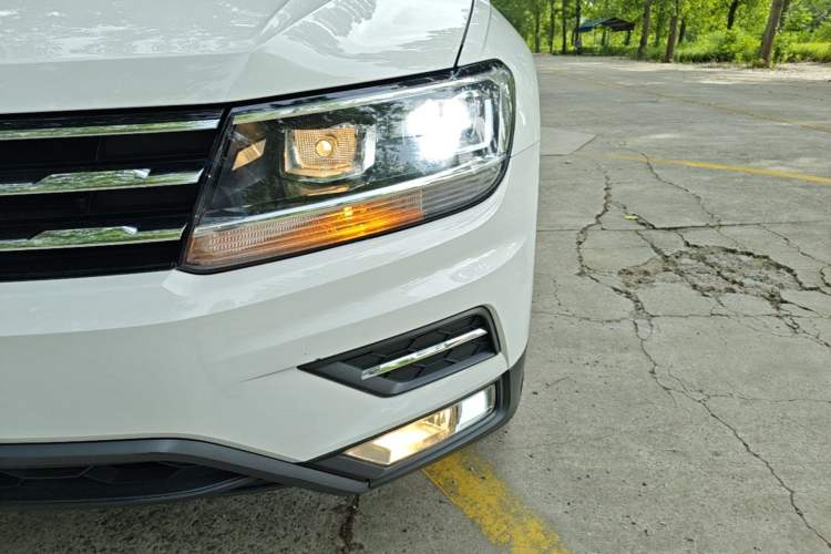 Used Volkswagen Tiguan L 2019 330TSI Automatic Two-Wheel Drive Panoramic Comfort Edition China VI Standard Left Front Headlight