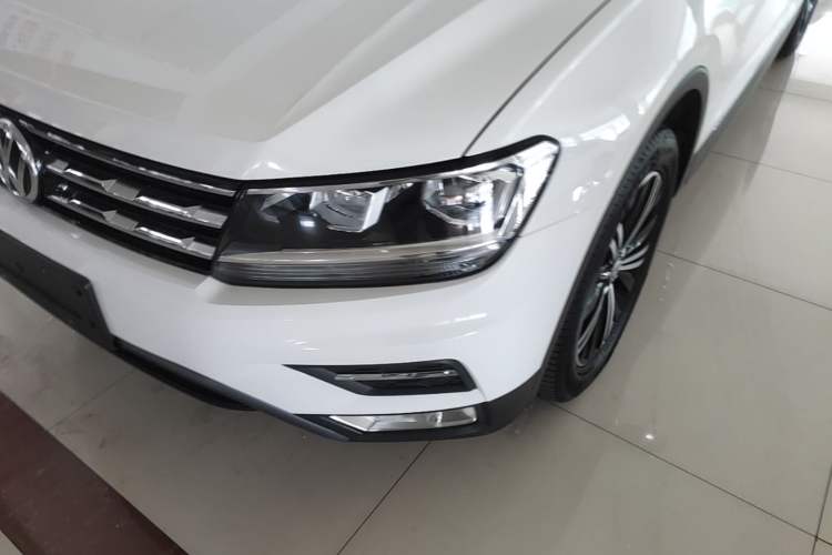 Used Volkswagen Tiguan L 2019 330TSI Automatic Two-Wheel Drive Panoramic Comfort Edition China V Standard Left Front Headlight