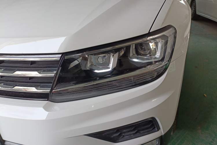 Used Volkswagen Tiguan L 2019 330TSI Automatic Two-Wheel Drive Luxury Edition China VI Standard Left Front Headlight
