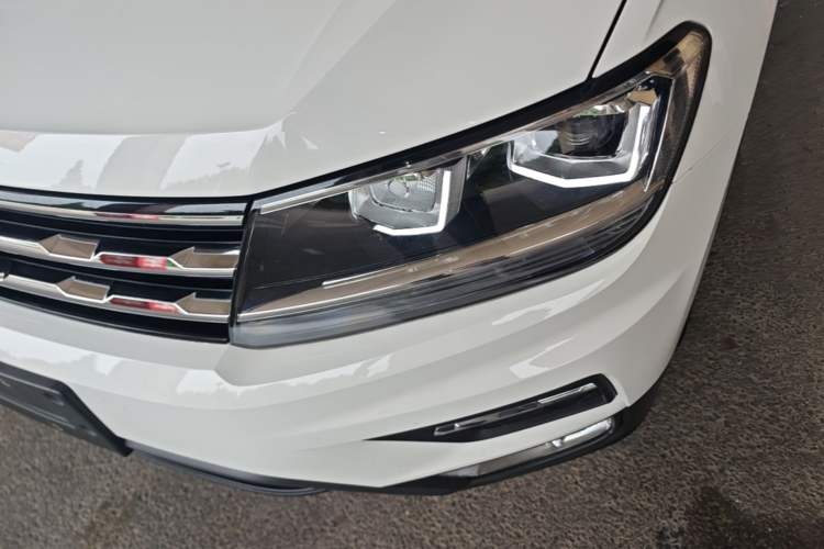 Used Volkswagen Tiguan L 2019 330TSI Automatic Two-Wheel Drive Panoramic Comfort Edition China V Standard Left Front Headlight