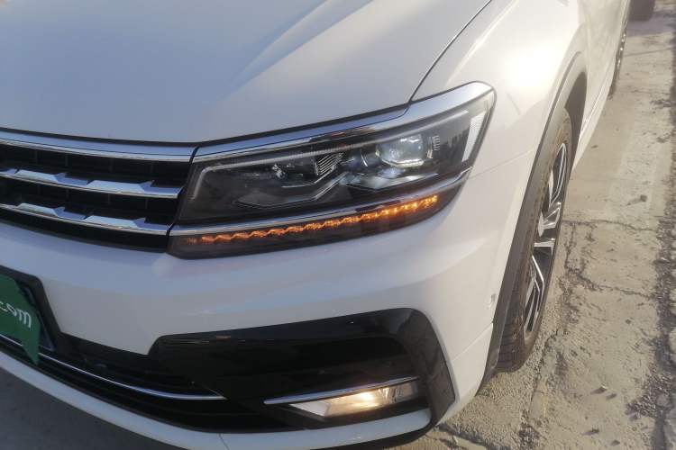 Used Volkswagen Tiguan L 2019 Restyled 330TSI Automatic Two-Wheel Drive R-Line Flagship Version China VI Standard Left Front Headlight