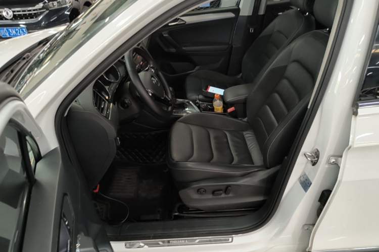 Used Volkswagen Tiguan L 2019 330TSI Automatic Two-Wheel Drive Smart Luxury Version China V Emission Standard Left Front Seat