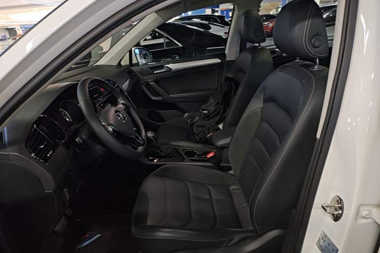 Used Volkswagen Tiguan L 2019 330TSI Automatic Two-Wheel Drive Smart Luxury Version China VI Standard Left Front Seat
