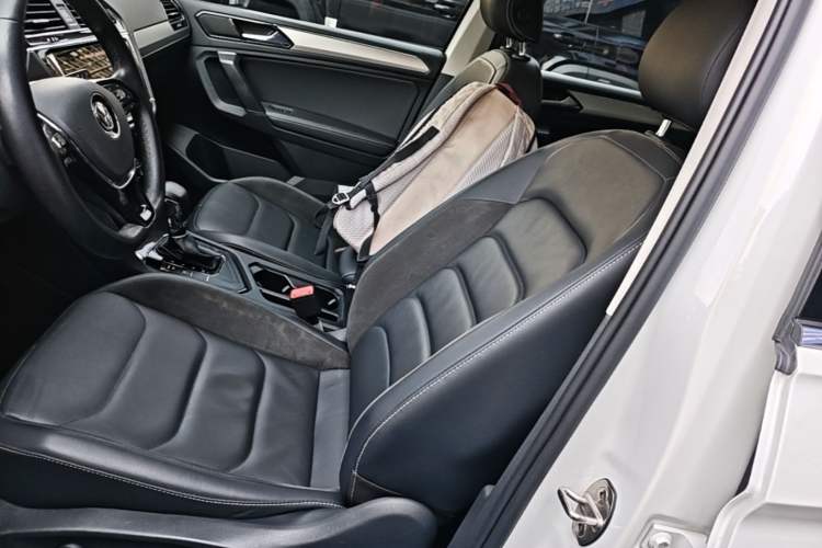 Used Volkswagen Tiguan L 2019 Updated Version 330TSI Automatic Two-Wheel Drive Panoramic Comfort Edition China VI Standard Left Front Seat