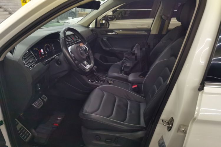 Used Volkswagen Tiguan L 2019 Restyled 330TSI Automatic Two-Wheel Drive R-Line Flagship Version China VI Standard Left Front Seat