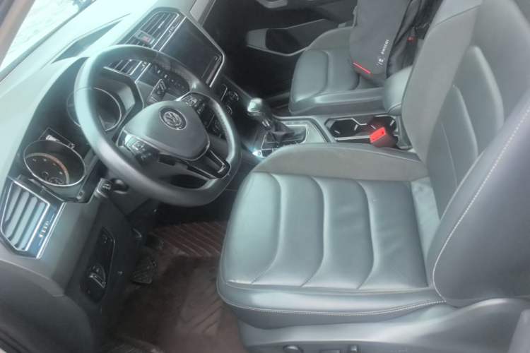 Used Volkswagen Tiguan L 2019 Updated Version 330TSI Automatic Two-Wheel Drive Panoramic Comfort Edition China VI Standard Left Front Seat