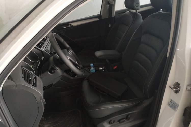 Used Volkswagen Tiguan L 2019 330TSI Automatic Two-Wheel Drive Panoramic Comfort Edition China VI Standard Left Front Seat