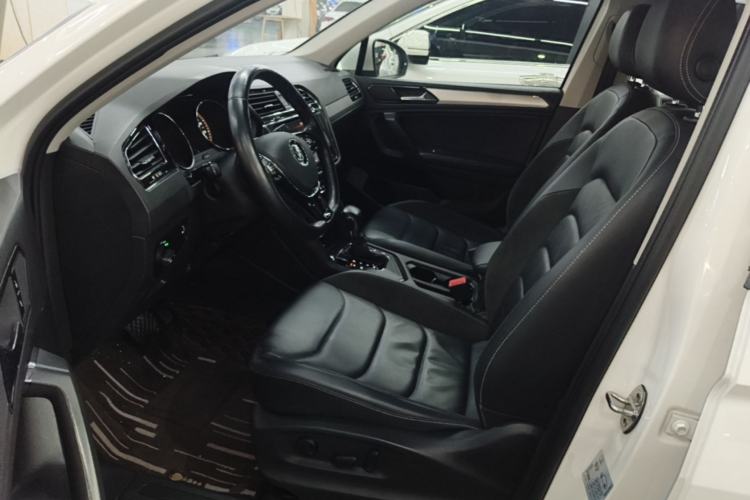 Used Volkswagen Tiguan L 2019 Revised 330TSI Automatic Two-Wheel Drive Smart & Luxury Edition China VI Standard Left Front Seat