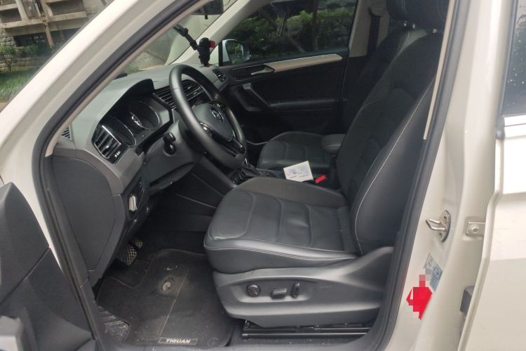 Used Volkswagen Tiguan L 2019 330TSI Automatic Two-Wheel Drive Panoramic Comfort Edition China VI Standard Left Front Seat