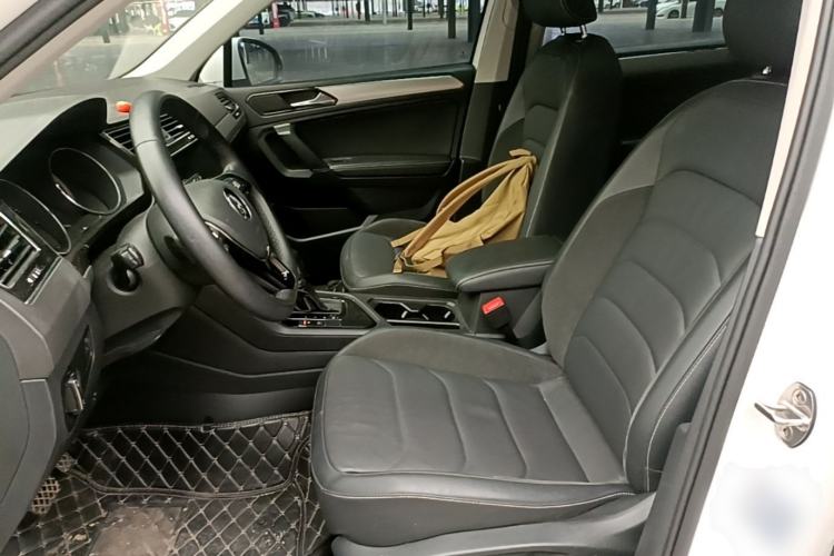 Used Volkswagen Tiguan L 2019 Updated Version 330TSI Automatic Two-Wheel Drive Panoramic Comfort Edition China VI Standard Left Front Seat