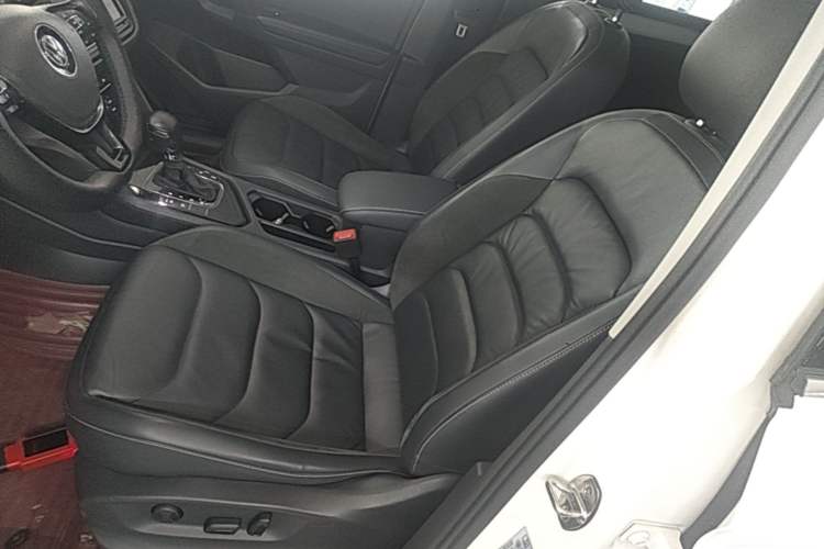 Used Volkswagen Tiguan L 2019 330TSI Automatic Two-Wheel Drive Smart Luxury Version China V Emission Standard Left Front Seat