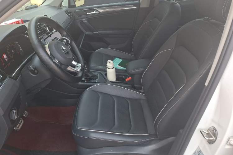 Used Volkswagen Tiguan L 2019 Restyled 330TSI Automatic Two-Wheel Drive R-Line Flagship Version China VI Standard Left Front Seat