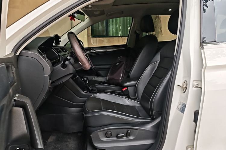 Used Volkswagen Tiguan L 2019 Restyled 330TSI Automatic Two-Wheel Drive R-Line Flagship Version China VI Standard Left Front Seat