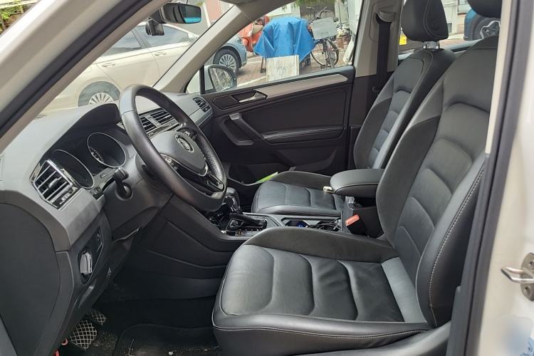 Used Volkswagen Tiguan L 2019 330TSI Automatic Two-Wheel Drive Smart Luxury Version China VI Standard Left Front Seat