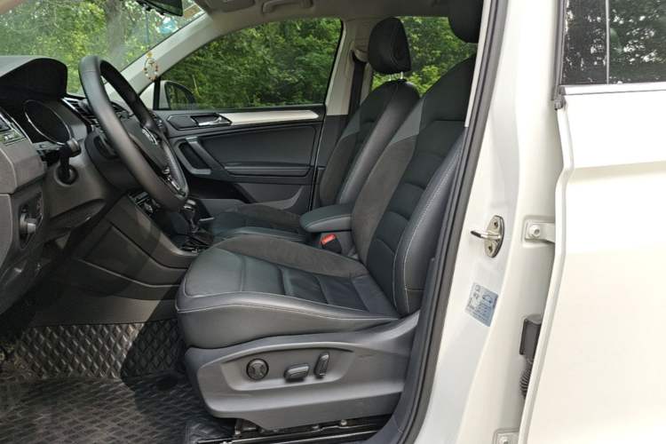 Used Volkswagen Tiguan L 2019 330TSI Automatic Two-Wheel Drive Panoramic Comfort Edition China VI Standard Left Front Seat