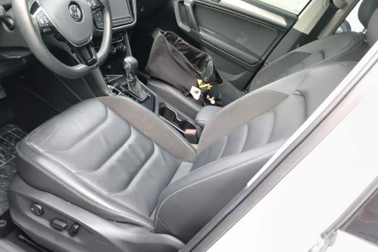 Used Volkswagen Tiguan L 2019 330TSI Automatic Two-Wheel Drive Panoramic Comfort Edition China VI Standard Left Front Seat