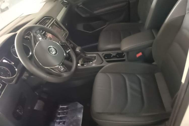 Used Volkswagen Tiguan L 2019 330TSI Automatic Two-Wheel Drive Panoramic Comfort Edition China VI Standard Left Front Seat