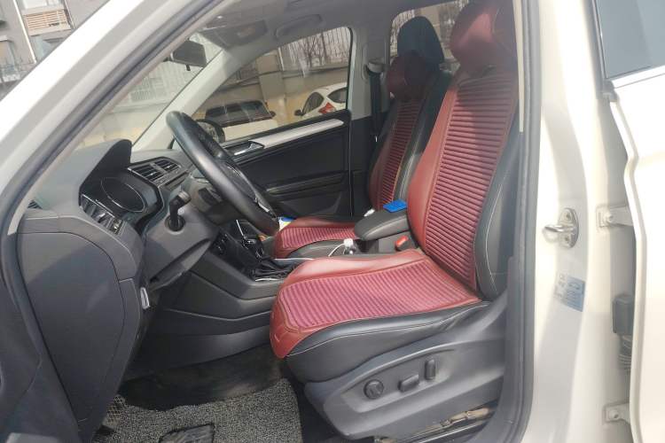 Used Volkswagen Tiguan L 2019 330TSI Automatic Two-Wheel Drive Panoramic Comfort Edition China V Standard Left Front Seat