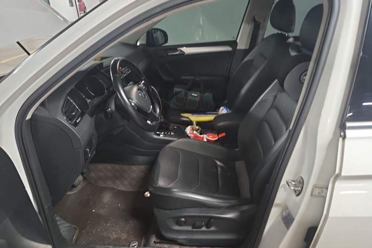 Used Volkswagen Tiguan L 2019 330TSI Automatic Two-Wheel Drive Panoramic Comfort Edition China VI Standard Left Front Seat