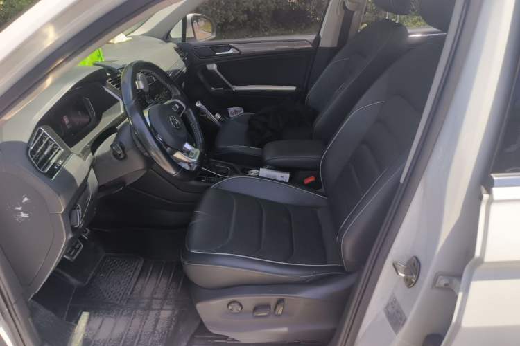 Used Volkswagen Tiguan L 2019 330TSI Automatic Two-Wheel Drive R-Line Flagship Model China VI Standard Left Front Seat