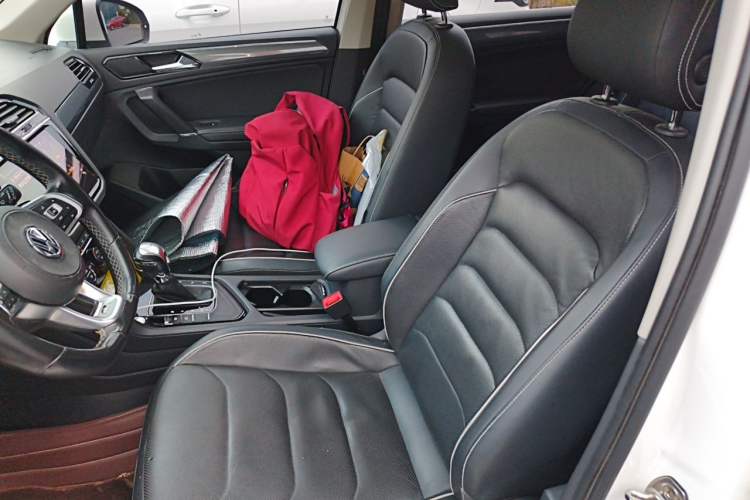 Used Volkswagen Tiguan L 2019 330TSI Automatic Two-Wheel Drive R-Line Flagship Model China VI Standard Left Front Seat